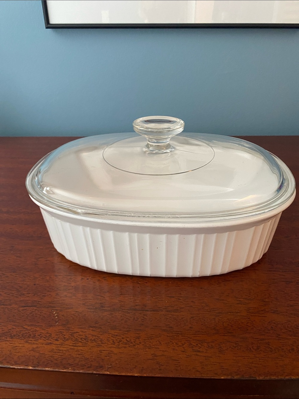 Corningware 1-1/2 quart White Ribbed Ceramic Casserole with Clear Glass Lid